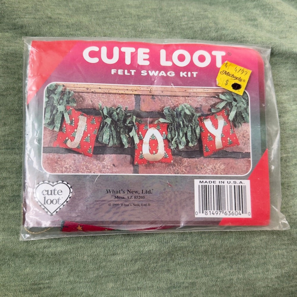 Vintage Cute Loot Felt Swag Kit Lot of 4 Christmas Garland Santa Bear Joy Angel - Picture 3 of 5